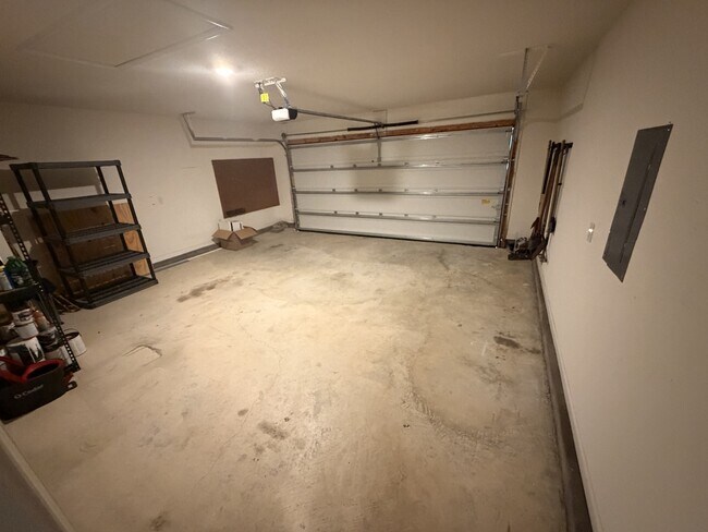 Building Photo - 9470 Lutoo Ln