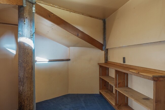 Building Photo - Cozy 2 Bedroom, 1 Bath, With a great Location!