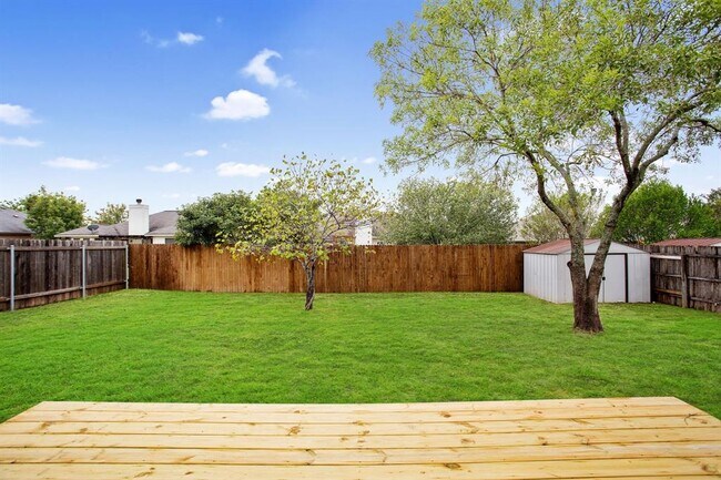 Building Photo - 809 Deercreek Ln