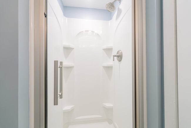 Building Photo - 21W458 Buckingham Rd