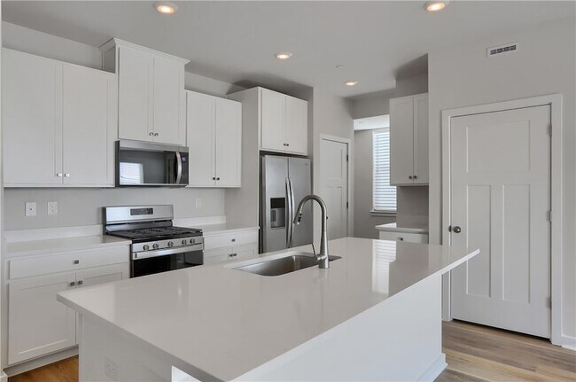 Building Photo - 122 Scotland Ln