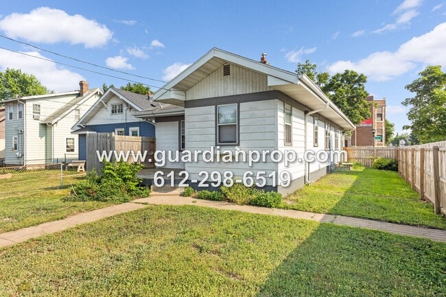 Building Photo - House Available August 1, HW Floors & Buil...