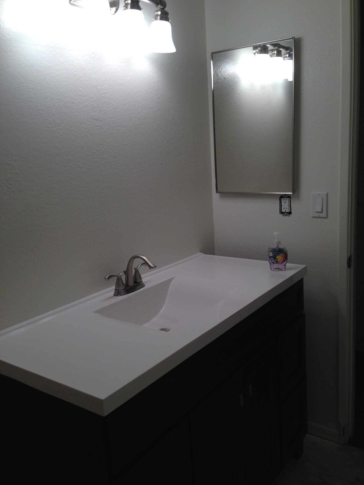 Building Photo - 709 W Atkins Ave