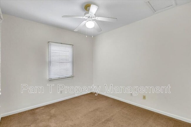 Building Photo - 635 E Henry St