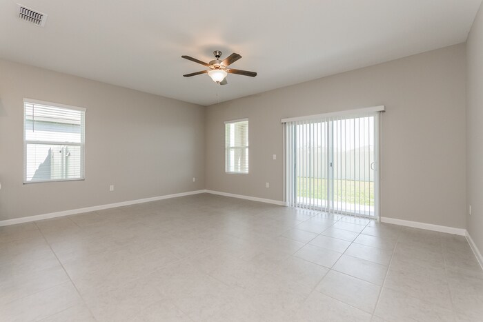 Building Photo - 352 Kenilworth Dr