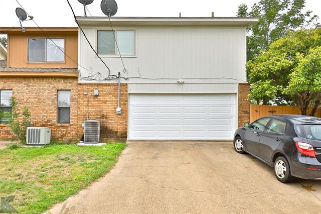 Building Photo - 3150 Chimney Cir