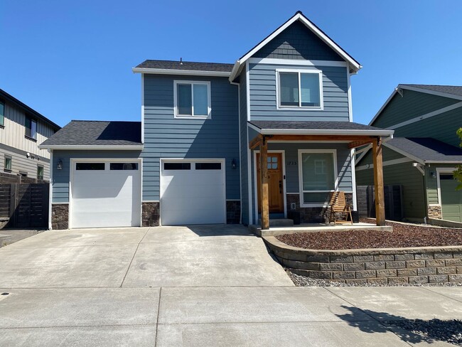 Building Photo - Application Pending - 4 Bedroom Home for R...