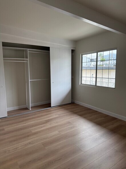 Building Photo - 1929 N Commonwealth Ave