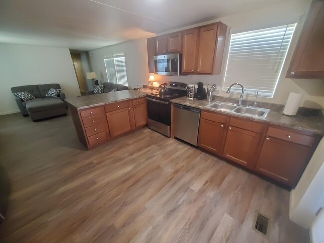 Building Photo - 7789 Mockingbird Dr