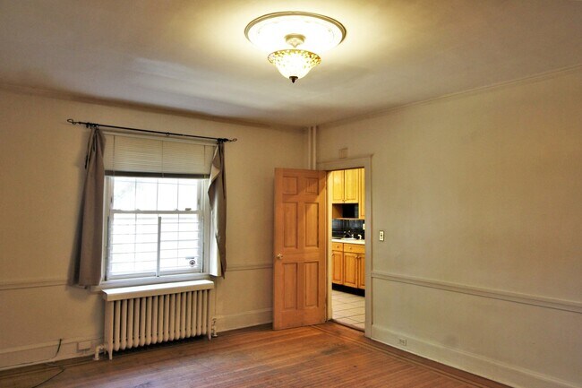 Building Photo - 2026/2027 Off-Campus JHU Spacious 5bd/2ba Rowhome OSP & W/D! Available 6/8