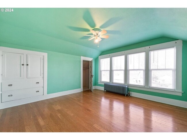 Building Photo - Gorgeous Upscale 4 bed 2 bath