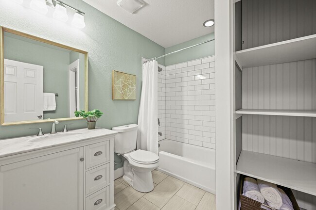 Building Photo - Beautiful 5 Bedroom Home- Move in Ready- C...