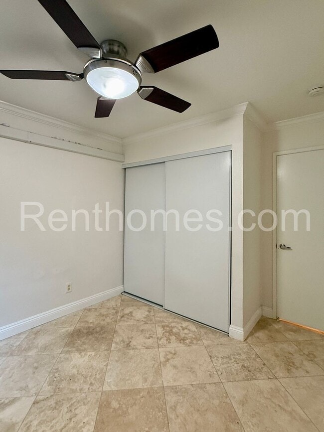 Building Photo - 3711 Louisiana St