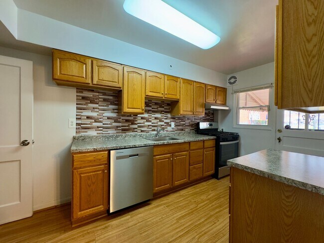 Building Photo - Charming 3 Bedroom/2 Bathroom Townhome in West Edmondale, MD! 25% off first month’s rent