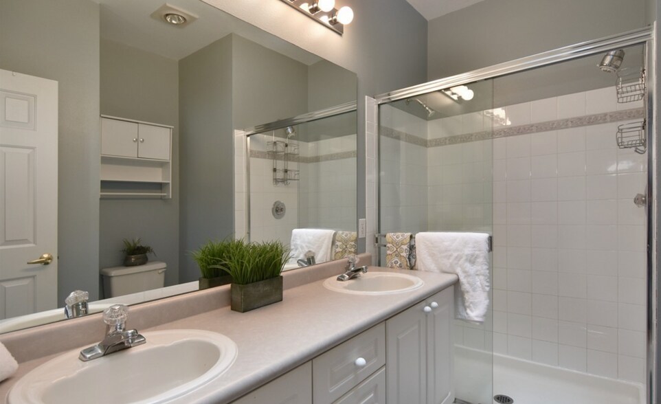 Building Photo - 16125 Juanita Woodinville Way NE