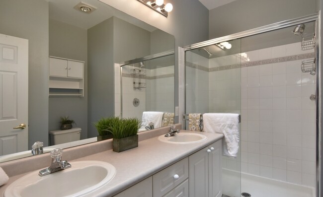 Building Photo - 16125 Juanita Woodinville Way NE