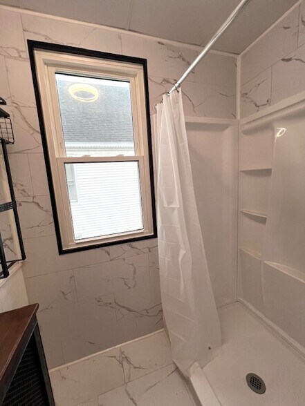 Building Photo - 83 Arnold Ave