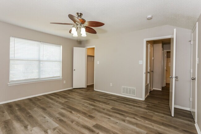 Building Photo - 8104 Gardengate Ct