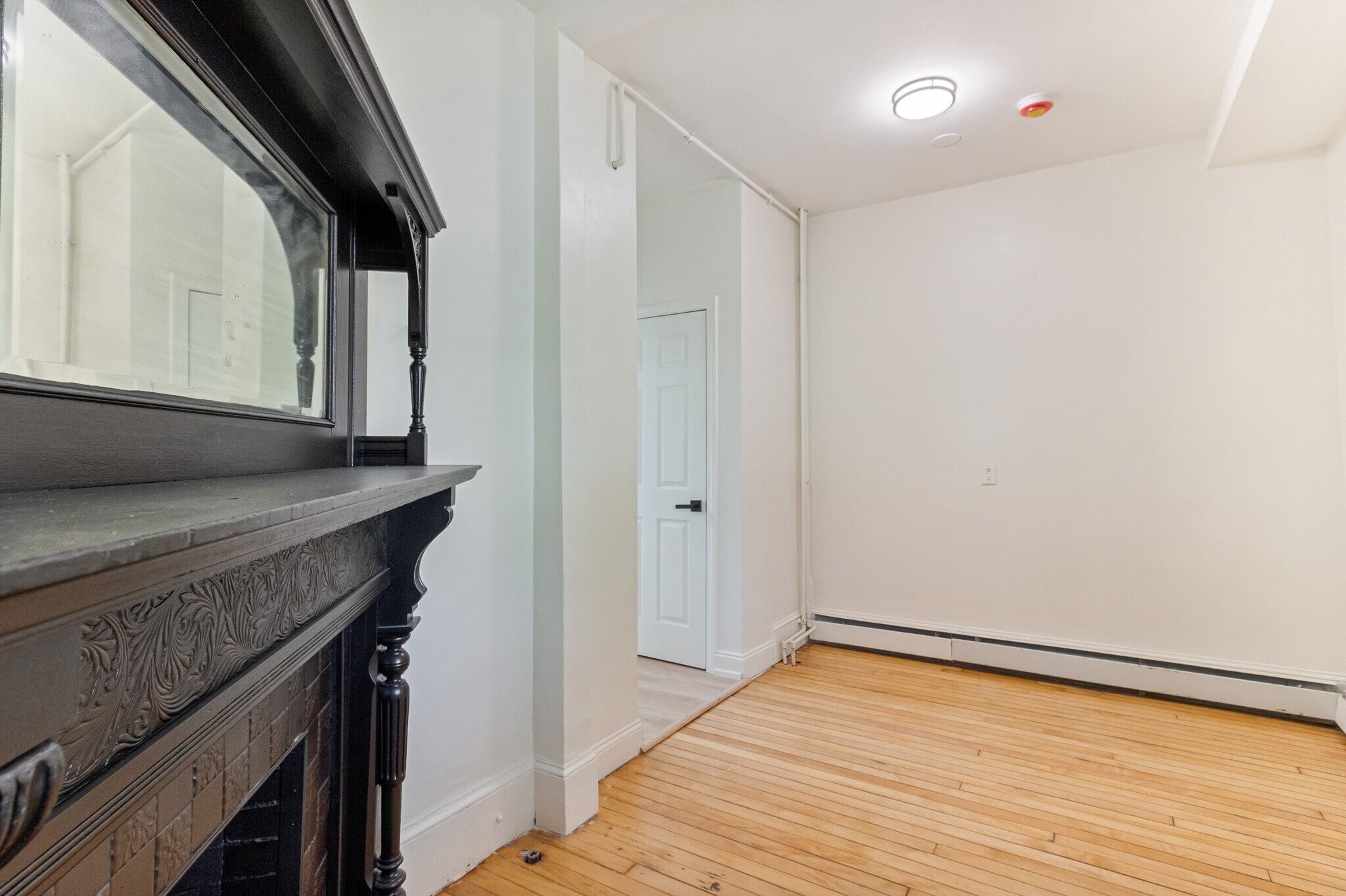 Building Photo - 169 Waterman St