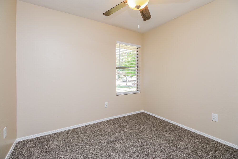 Building Photo - 495 W Scott Ave