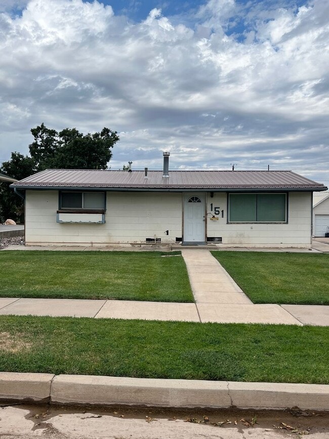 Primary Photo - 2 Bedroom - 1 bath apartment