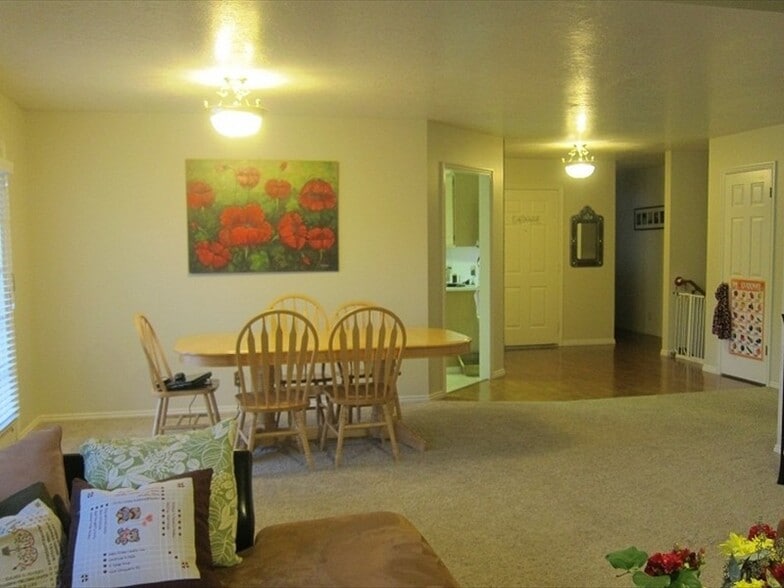 Building Photo - 434 W 120 N