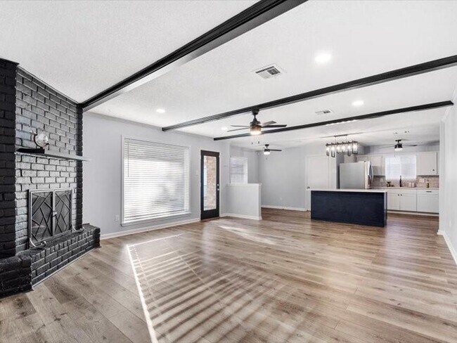 Building Photo - 12615 Pine Bough Ln