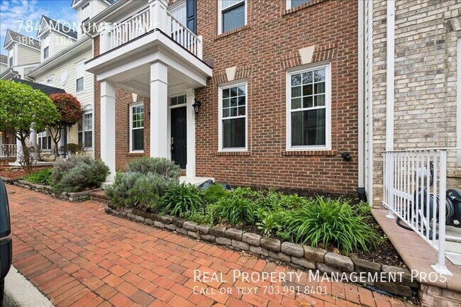 Building Photo - 784 Monument Ave