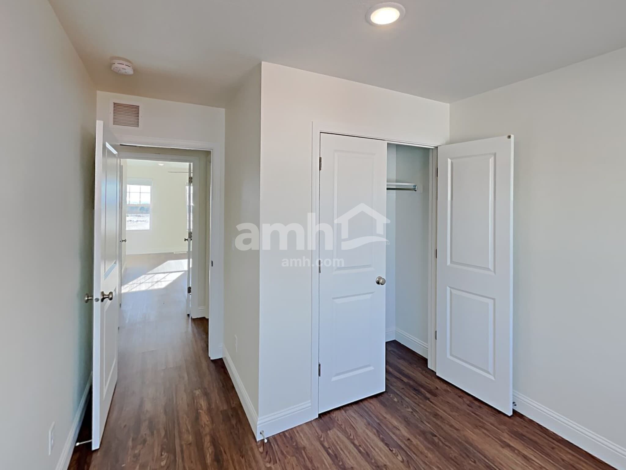 Building Photo - 6056 W South Jordan Pky