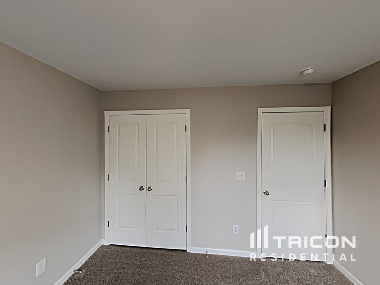 Building Photo - 1036 Solomon Ln