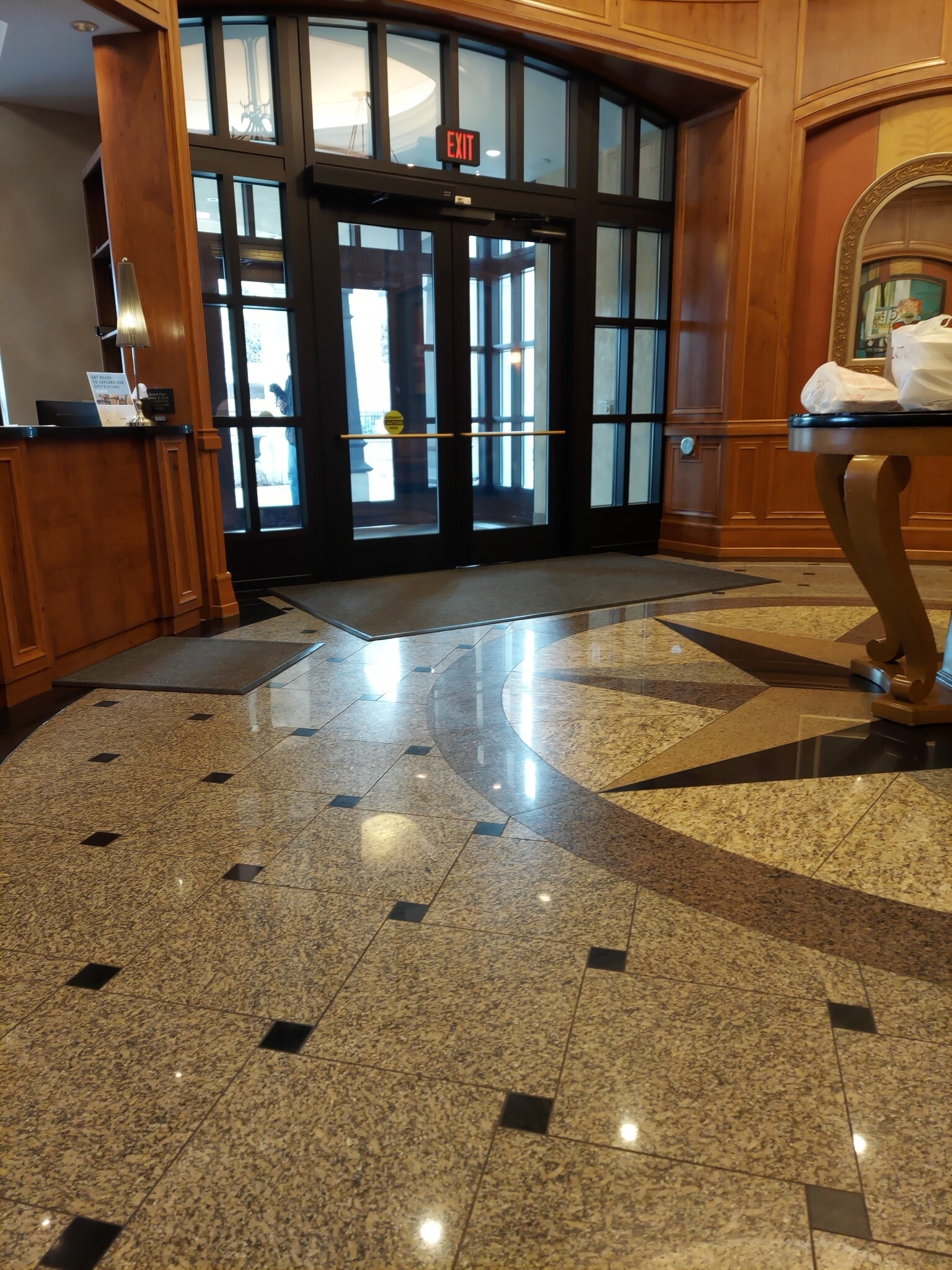 Lobby w/ 24 Hour Staffing - 500 E Grant St