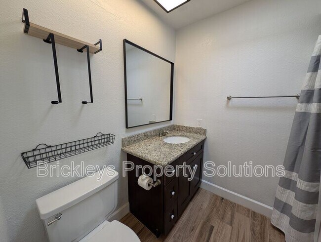 Building Photo - 4820 E Winston Dr