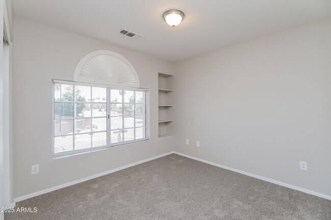 Building Photo - 1280 W Geronimo Pl