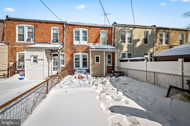 Building Photo - 4206 Ivanhoe Ave