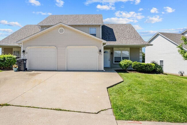 Primary Photo - 2500-2502 Northampton Dr.