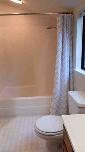 Building Photo - 10483 Woodside Dr