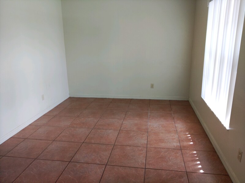 Building Photo - 1007 Matterhorn St