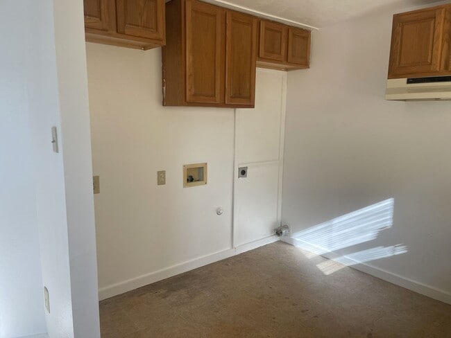 Building Photo - 4001 S Van Buren St