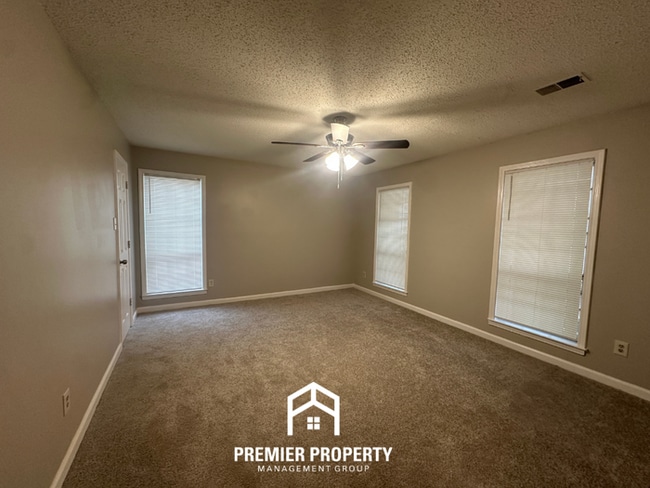 Building Photo - 2814 Baywood Dr