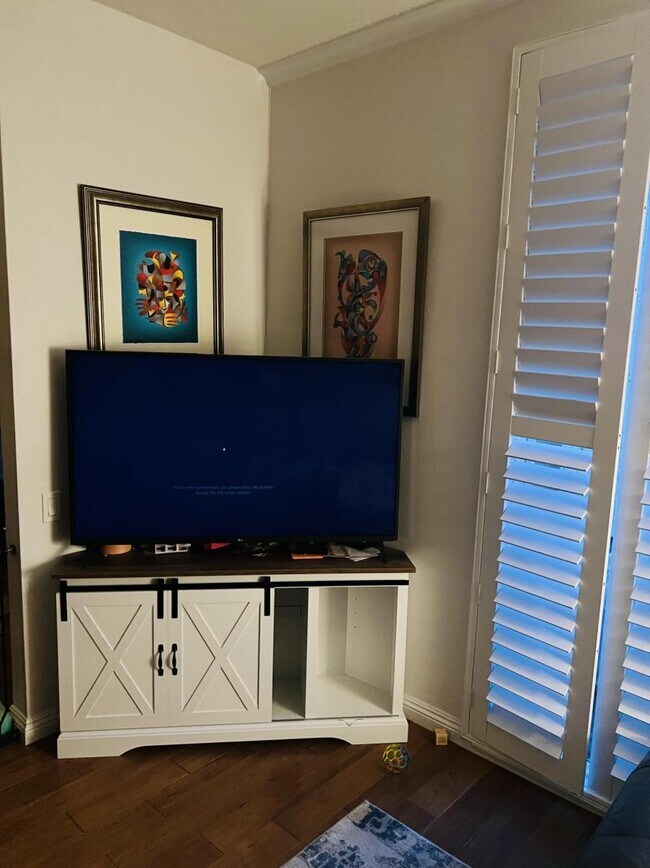 Building Photo - 659 W Terrylynn Pl