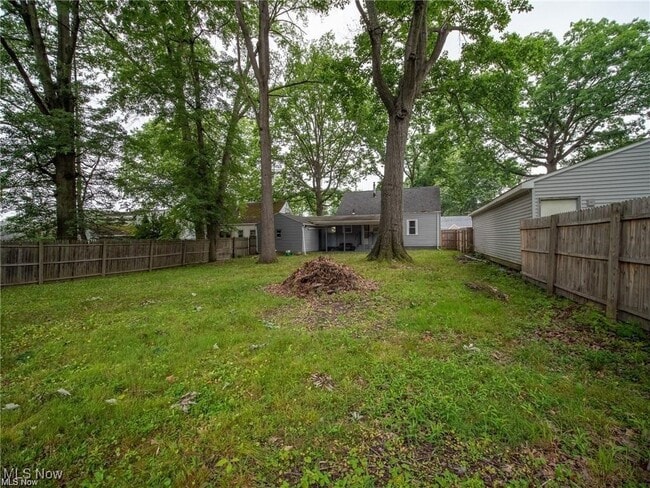 Building Photo - 1782 Beechwood St NE
