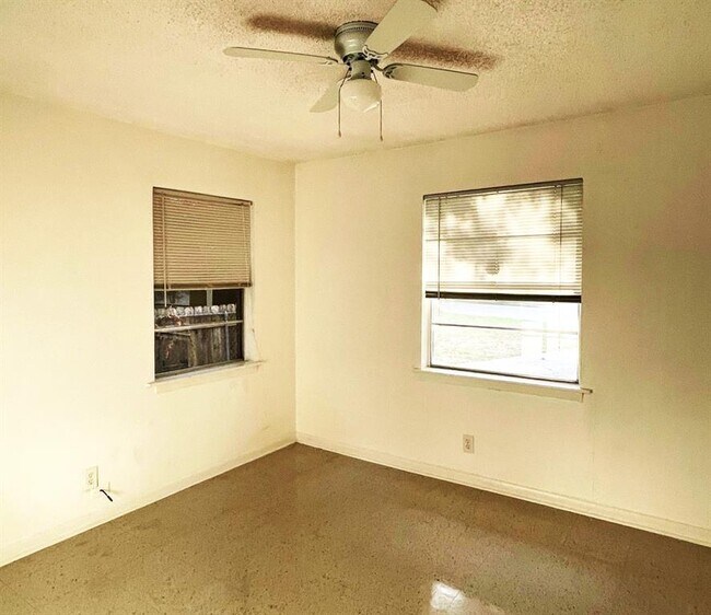Building Photo - 2722 St Edwards Cir