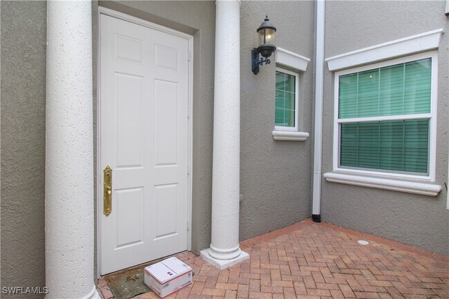 Building Photo - 9224 Campanile Cir