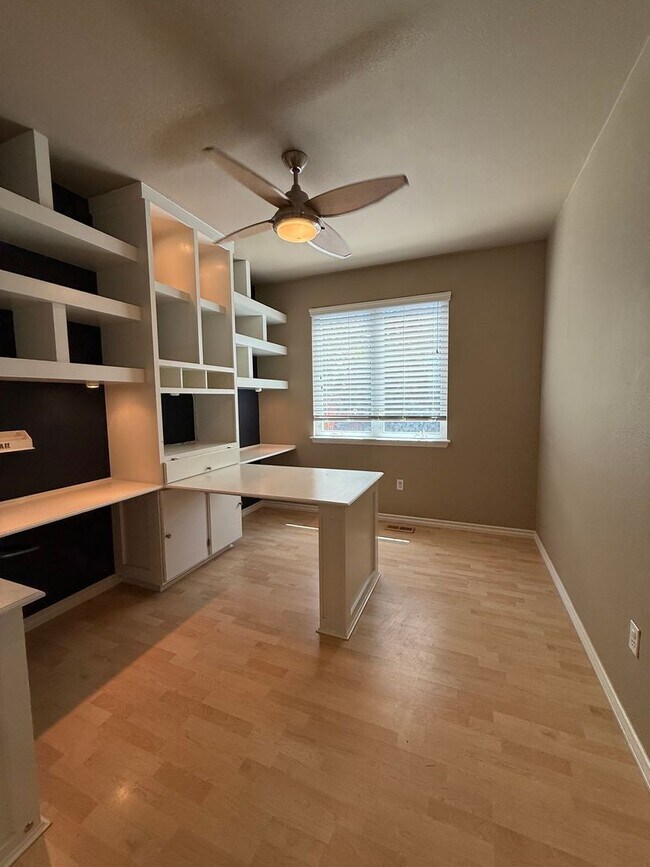Building Photo - Your Colorado Oasis Awaits! 4 Bed, 3.5 Bath Home with Modern Amenities next to open space