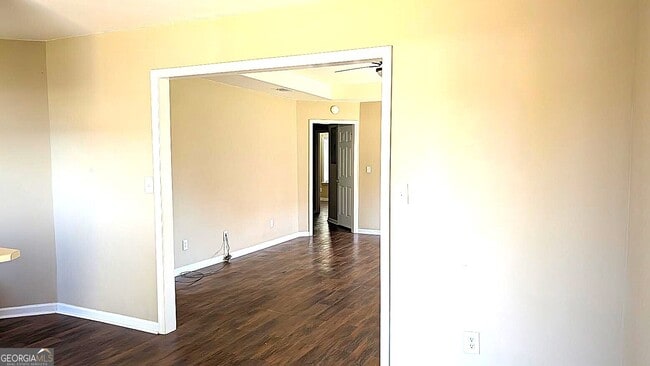 Building Photo - 210 Strawbridge Ln
