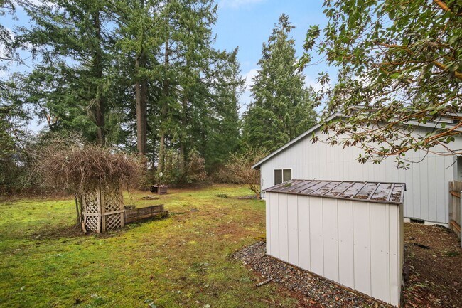 Building Photo - MOVE IN READY! Lake Forest home - 3 bedrooms - North Thurston School District