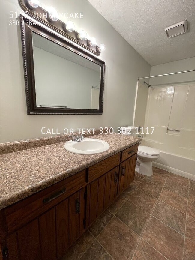 Building Photo - Three bedroom three bathroom duplex for rent