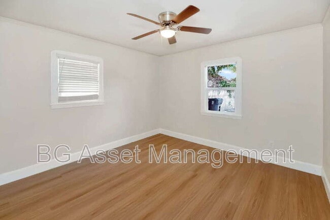 Building Photo - 2801 Sabral Cir