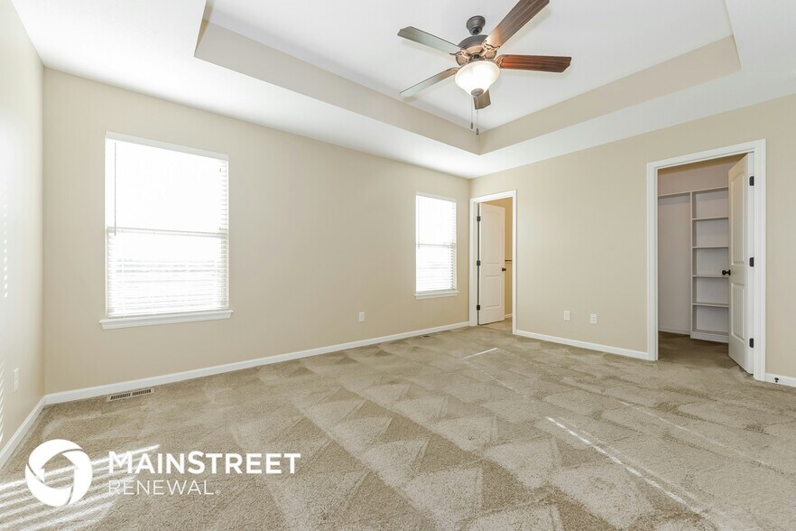 Building Photo - 202 Golfview Dr