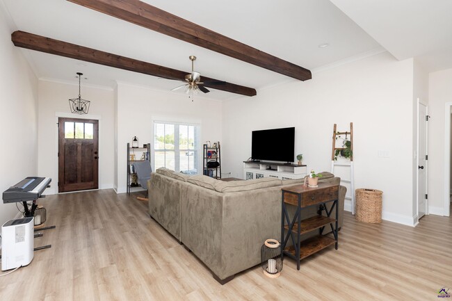 Building Photo - 210 Saraland Trl